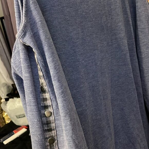 Maurices 2xl plus size cold shoulder blue pullover sweatshirt plaid stripedetail - Picture 3 of 11